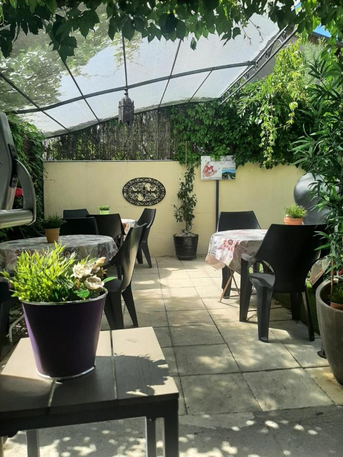 Hotel La Tour Des Fees Quissac  外观 照片