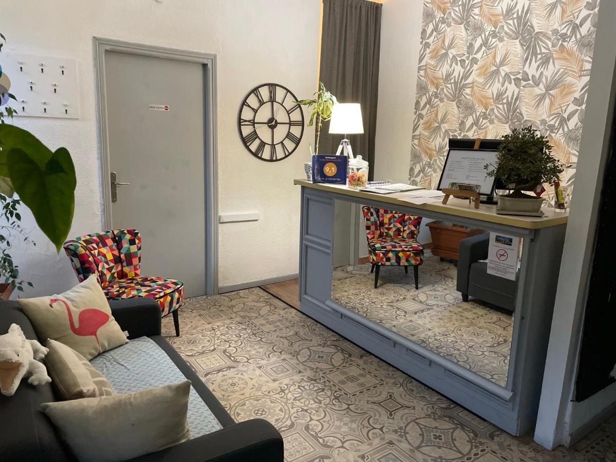 Hotel La Tour Des Fees Quissac  外观 照片